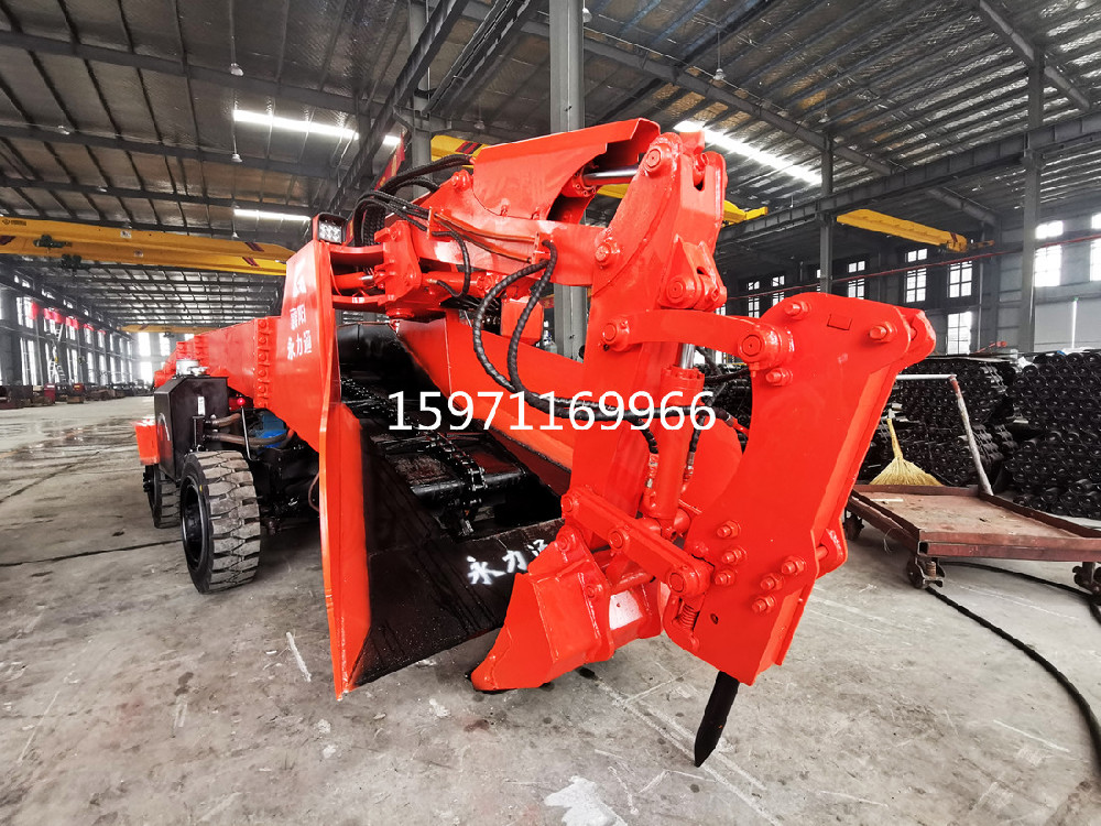 井下矿洞轮胎型皮带扒渣机掘进出渣视频